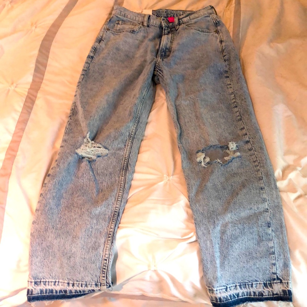 HIGH WAISTED JEANS